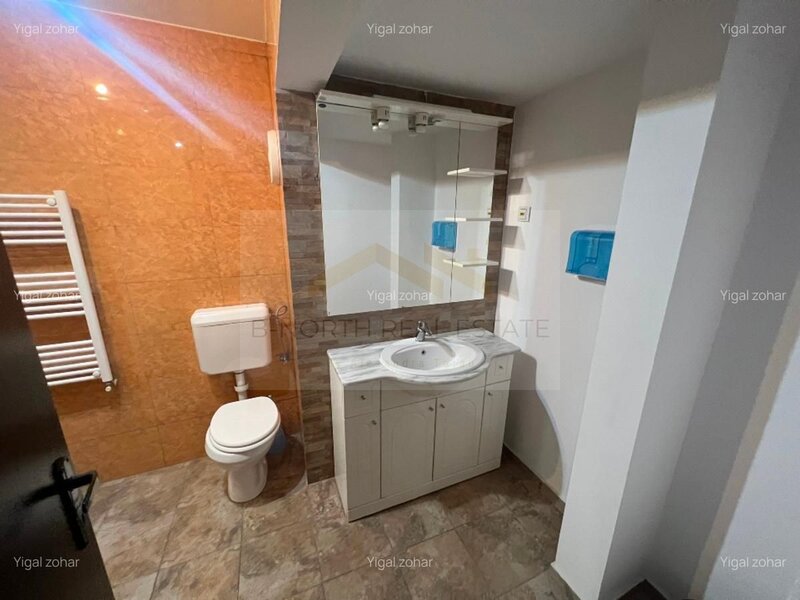 Patru camere de inchiriat, langa drept, ideal studenti, 2 bai